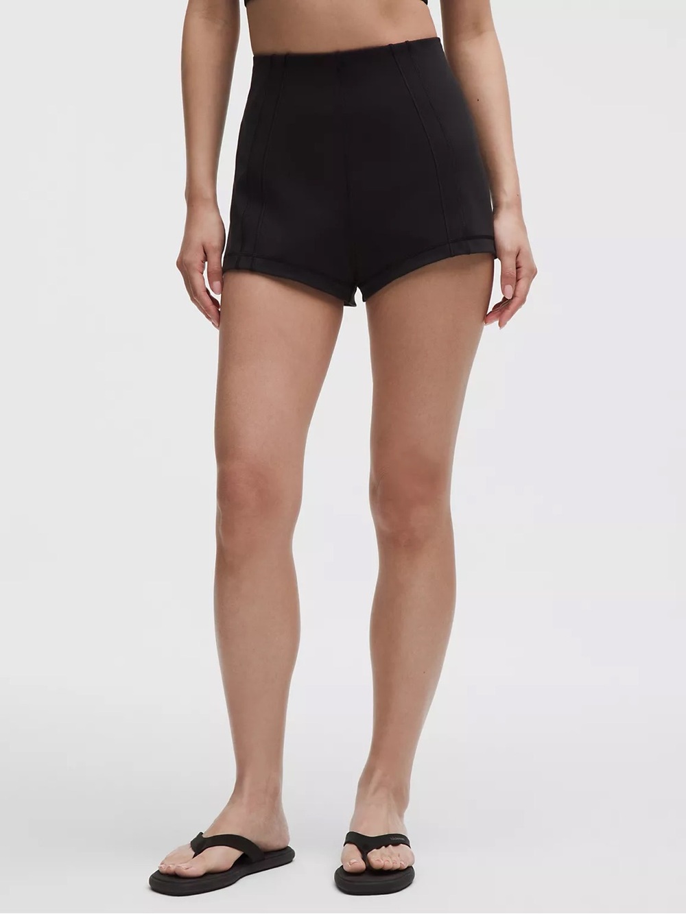Lululemon Define micro short in Luon